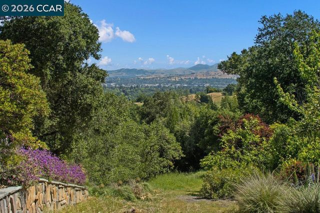 18 Diablo Oaks Way, Lafayette, CA 94549