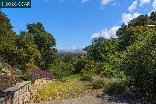 18 Diablo Oaks Way, Lafayette, CA 94549