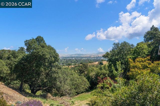 18 Diablo Oaks Way, Lafayette, CA 94549