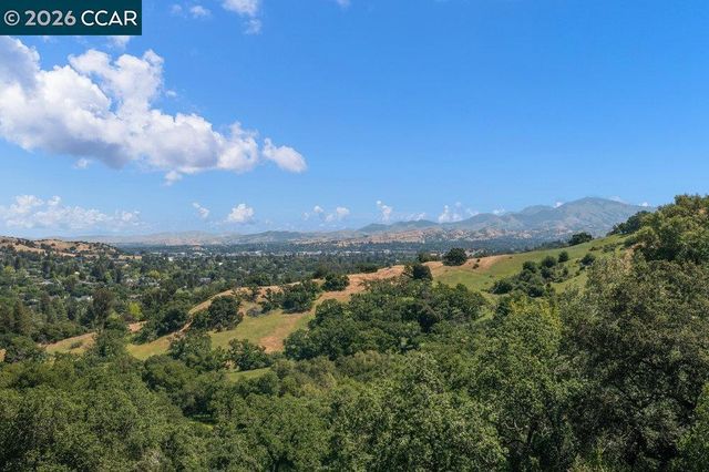 18 Diablo Oaks Way, Lafayette, CA 94549