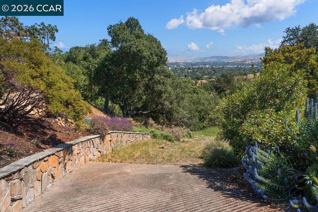 18 Diablo Oaks Way, Lafayette, CA 94549