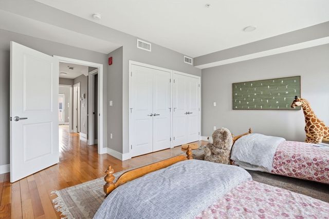 76 Boston St 76, Salem, MA 01970