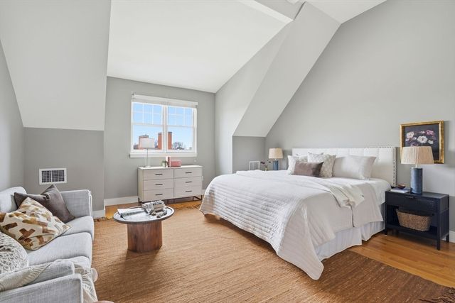 76 Boston St 76, Salem, MA 01970