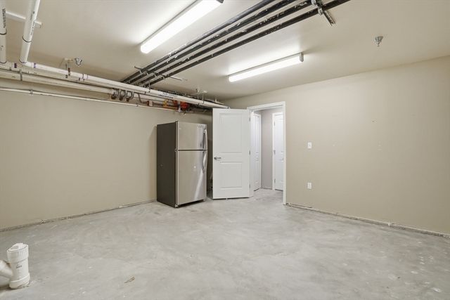 76 Boston St 76, Salem, MA 01970