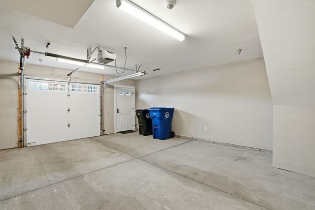 76 Boston St 76, Salem, MA 01970