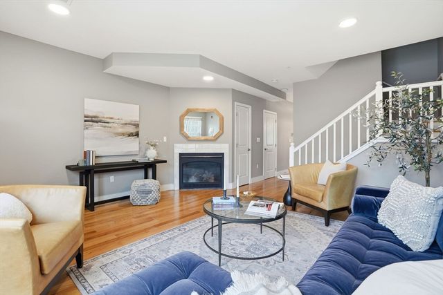 76 Boston St 76, Salem, MA 01970