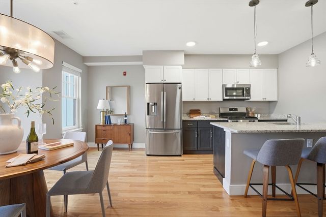 76 Boston St 76, Salem, MA 01970