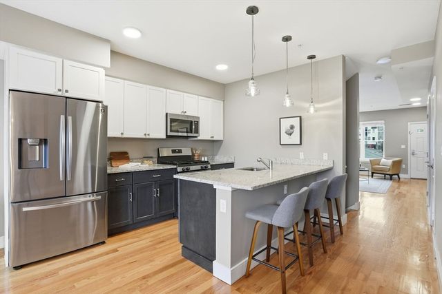 76 Boston St 76, Salem, MA 01970