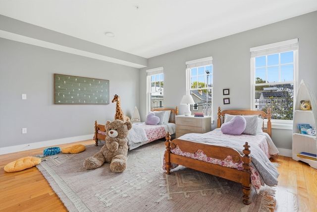 76 Boston St 76, Salem, MA 01970