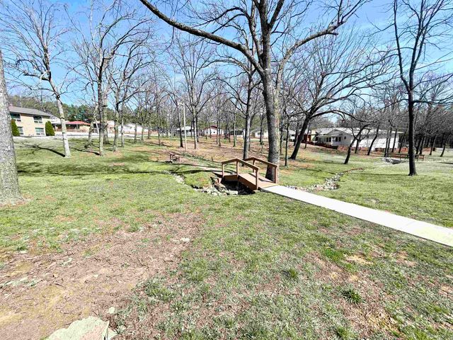 304 Parliament Drive, Horseshoe Bend, AR 72512