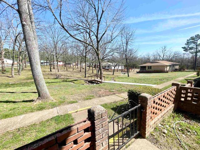 304 Parliament Drive, Horseshoe Bend, AR 72512