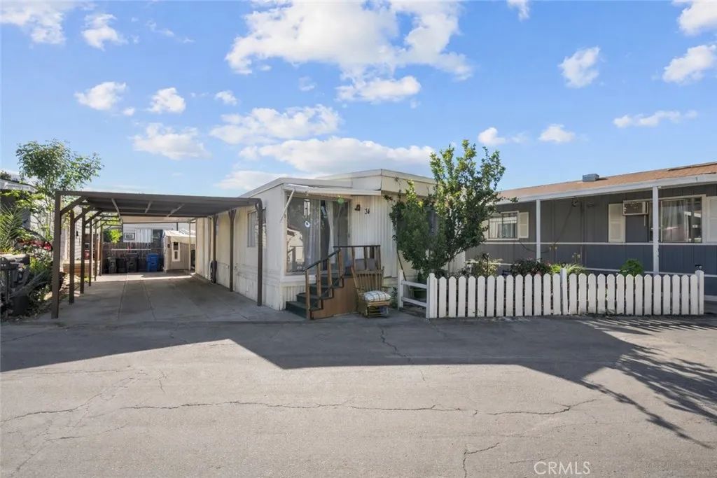 18540 Soledad Canyon 34, Canyon Country, CA 91351