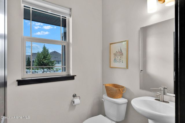 1675 N Bunting LN, Post Falls, ID 83854