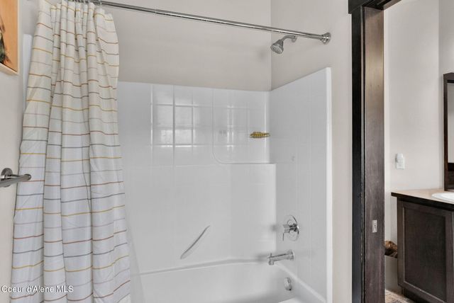 1675 N Bunting LN, Post Falls, ID 83854