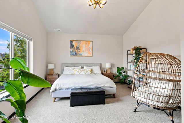 1675 N Bunting LN, Post Falls, ID 83854