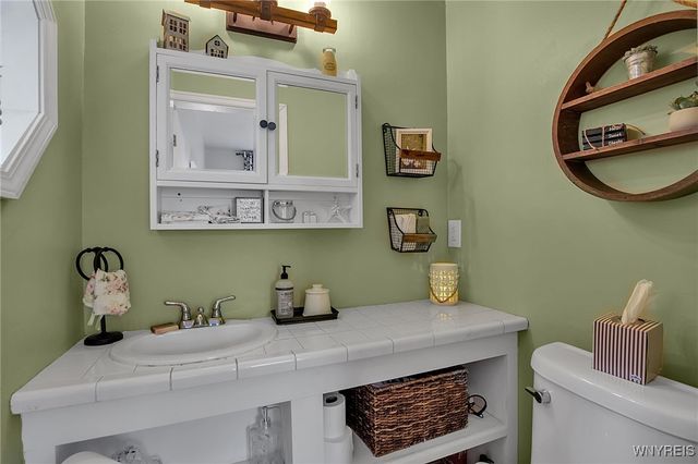 568 & 574 Town Line Road, Lancaster, NY 14086