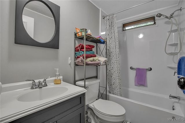 568 & 574 Town Line Road, Lancaster, NY 14086