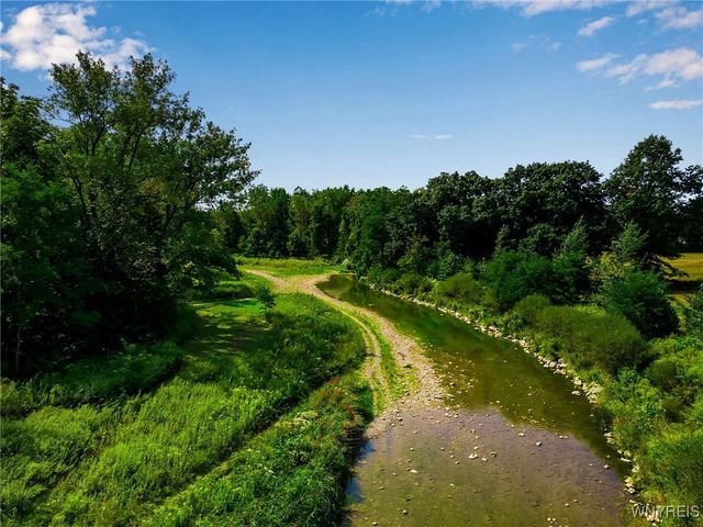 568 & 574 Town Line Road, Lancaster, NY 14086