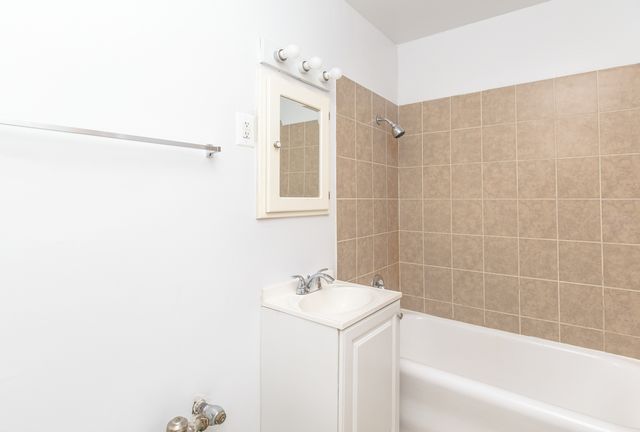 6754 N Hermitage Avenue 1, Chicago, IL 60626