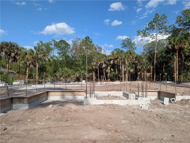 430 7th ST SW, Naples, FL 34117