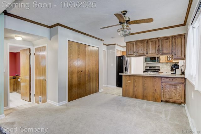 38576 Foxcroft Street, Harrison Charter Township, MI 48045