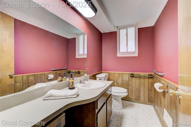 38576 Foxcroft Street, Harrison Charter Township, MI 48045