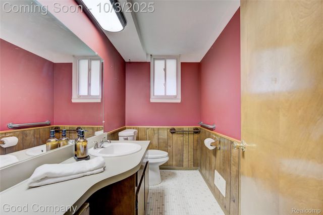 38576 Foxcroft Street, Harrison Charter Township, MI 48045