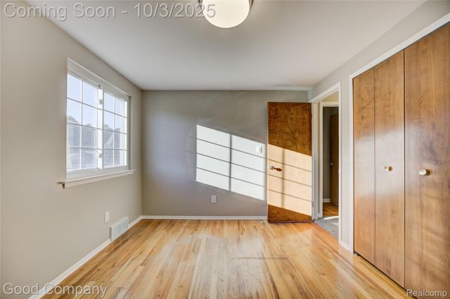 38576 Foxcroft Street, Harrison Charter Township, MI 48045