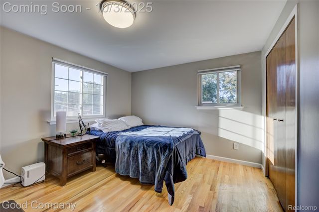 38576 Foxcroft Street, Harrison Charter Township, MI 48045