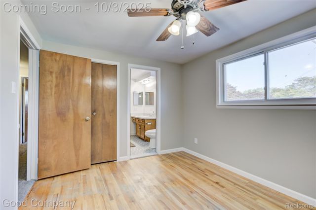 38576 Foxcroft Street, Harrison Charter Township, MI 48045