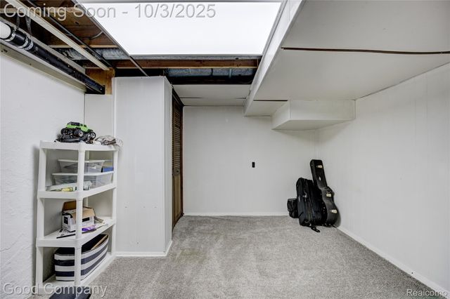 38576 Foxcroft Street, Harrison Charter Township, MI 48045