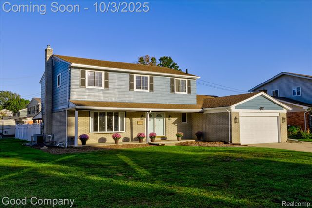 38576 Foxcroft Street, Harrison Charter Township, MI 48045
