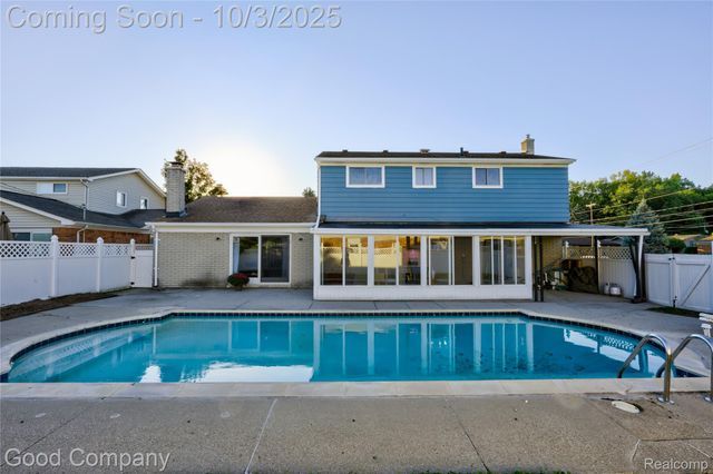 38576 Foxcroft Street, Harrison Charter Township, MI 48045