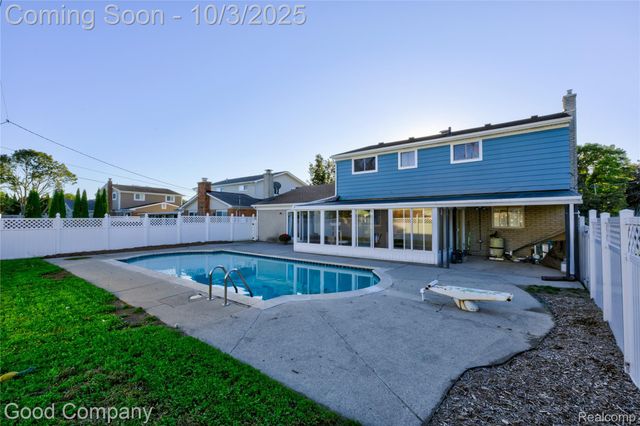 38576 Foxcroft Street, Harrison Charter Township, MI 48045