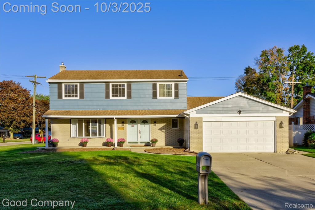 38576 Foxcroft Street, Harrison Charter Township, MI 48045