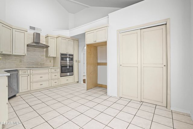 660 ROSINANTE Road, El Paso, TX 79922