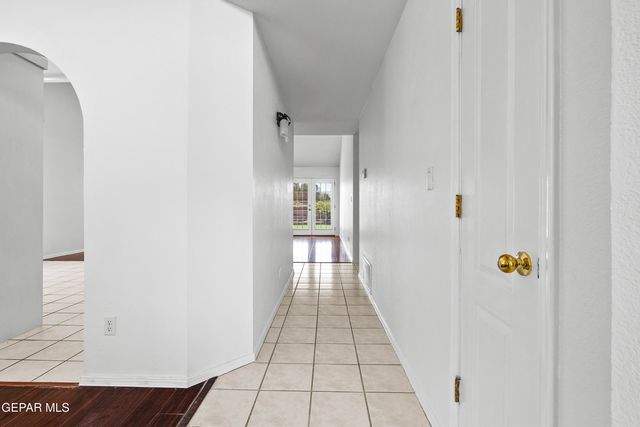 660 ROSINANTE Road, El Paso, TX 79922