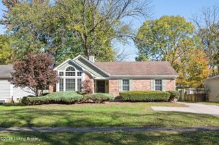 319 Old Harrods Creek Rd, Louisville, KY 40223
