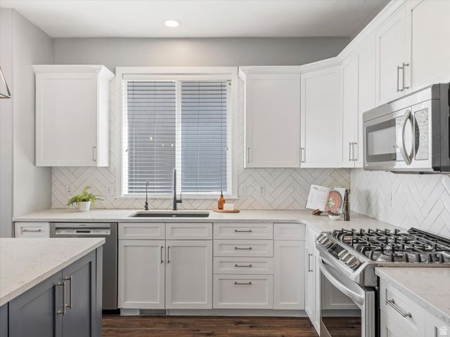 1873 E OAK BEND DR, Draper, UT 84020