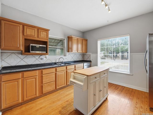 336 North, San Antonio, TX 78201