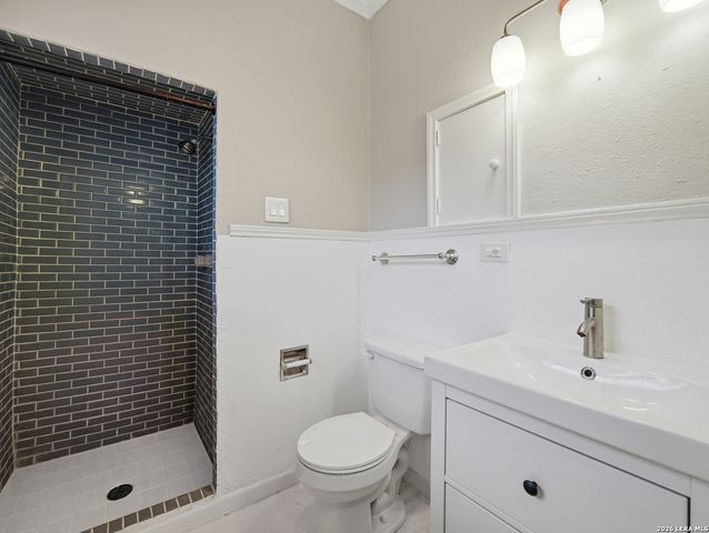 336 North, San Antonio, TX 78201