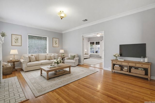 336 North, San Antonio, TX 78201