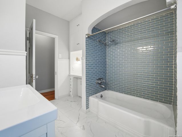 336 North, San Antonio, TX 78201