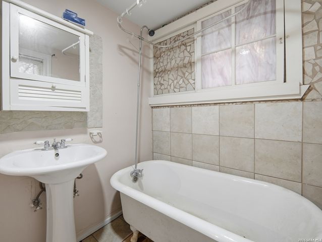 336 North, San Antonio, TX 78201