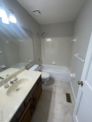 327 Wildberry Lane, Unincorporated, MO 63304