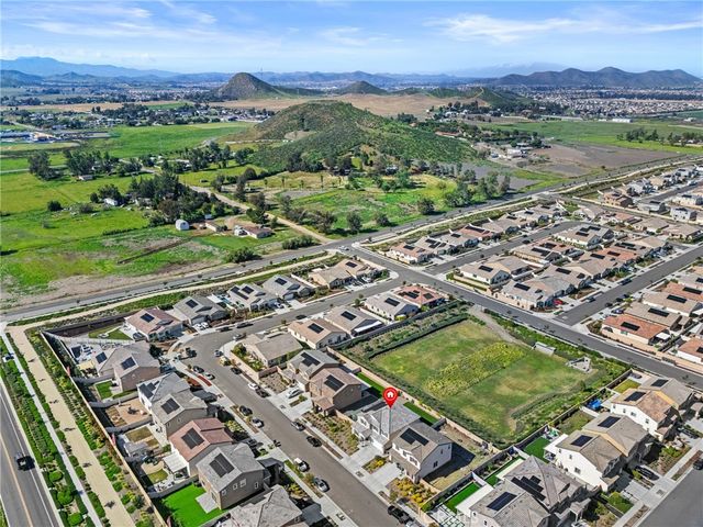 30342 Singer Lane, Menifee, CA 92584