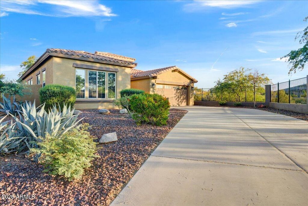 18025 W CASSIA Way, Goodyear, AZ 85338 — exterior