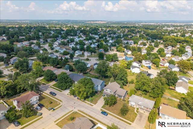 13601 S 33rd Street, Bellevue, NE 68123