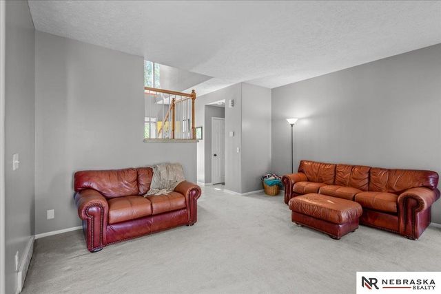 13601 S 33rd Street, Bellevue, NE 68123