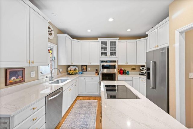 1199 Devou Woods Drive, Covington, KY 41011